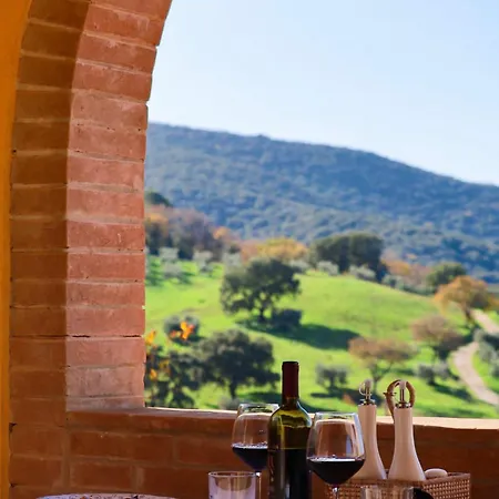 Hotel apartamentowy Madonna Del Poggio Cav - 3*