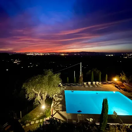 Madonna Del Poggio Cav - Hotel apartamentowy 3*