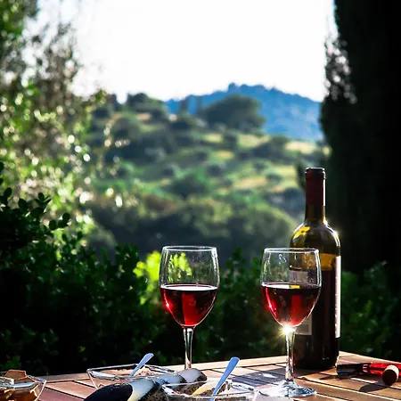 Madonna Del Poggio Cav - Hotel apartamentowy