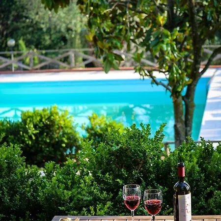 Madonna Del Poggio Cav - Hotel apartamentowy