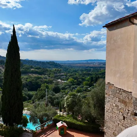Madonna Del Poggio Cav - Hotel apartamentowy 3*