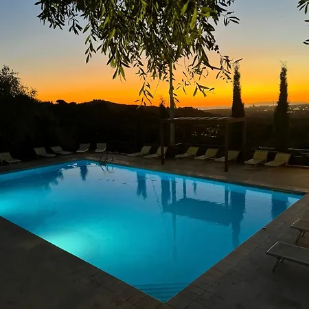 Madonna Del Poggio Cav - Hotel apartamentowy 3*