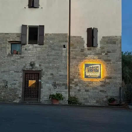 Madonna Del Poggio Cav - Hotel apartamentowy 3*