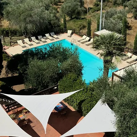 Hotel apartamentowy Madonna Del Poggio Cav - 3*