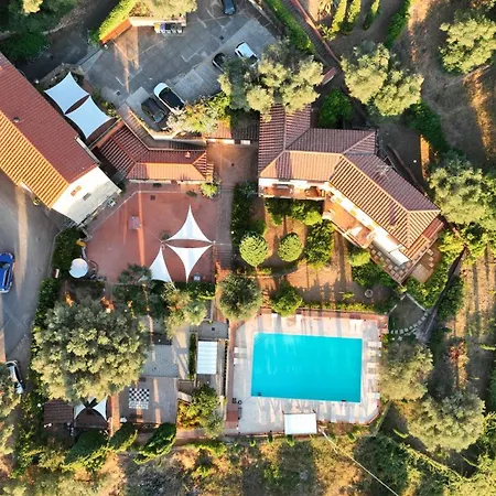 Hotel apartamentowy Madonna Del Poggio Cav - Scarlino