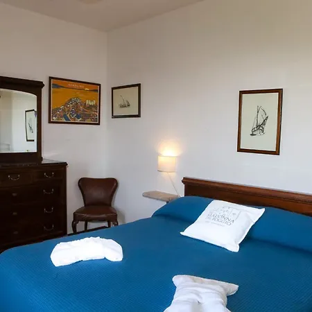 Madonna Del Poggio Cav - Hotel apartamentowy