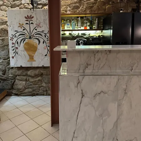 Hotel apartamentowy Madonna Del Poggio Cav -